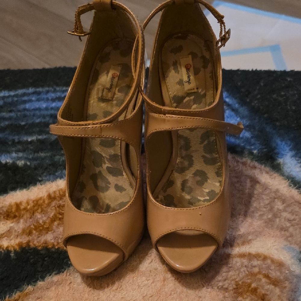 Olsenboye Nude Peep-Toe Heels